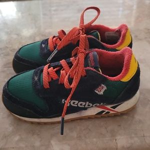 Toddler tennis shoes